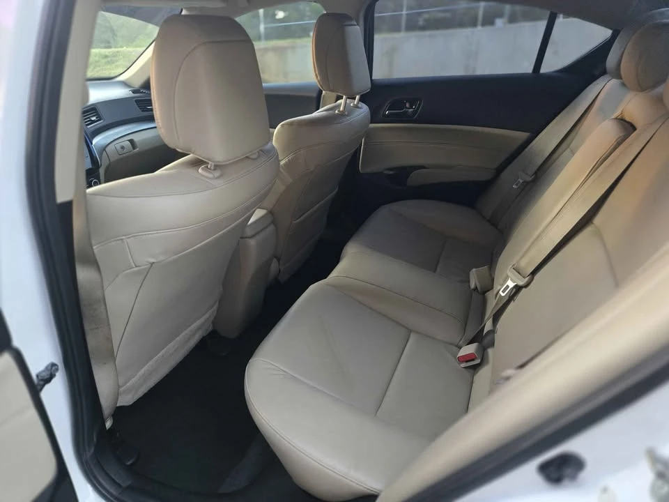 2018 Acura ILX - Image 12 of 20