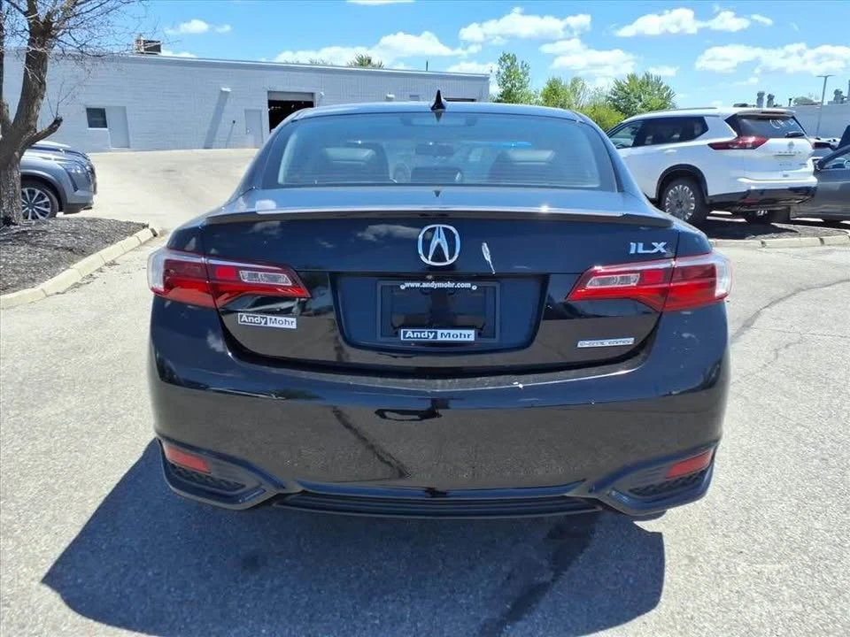 2018 Acura ILX - Image 10 of 12