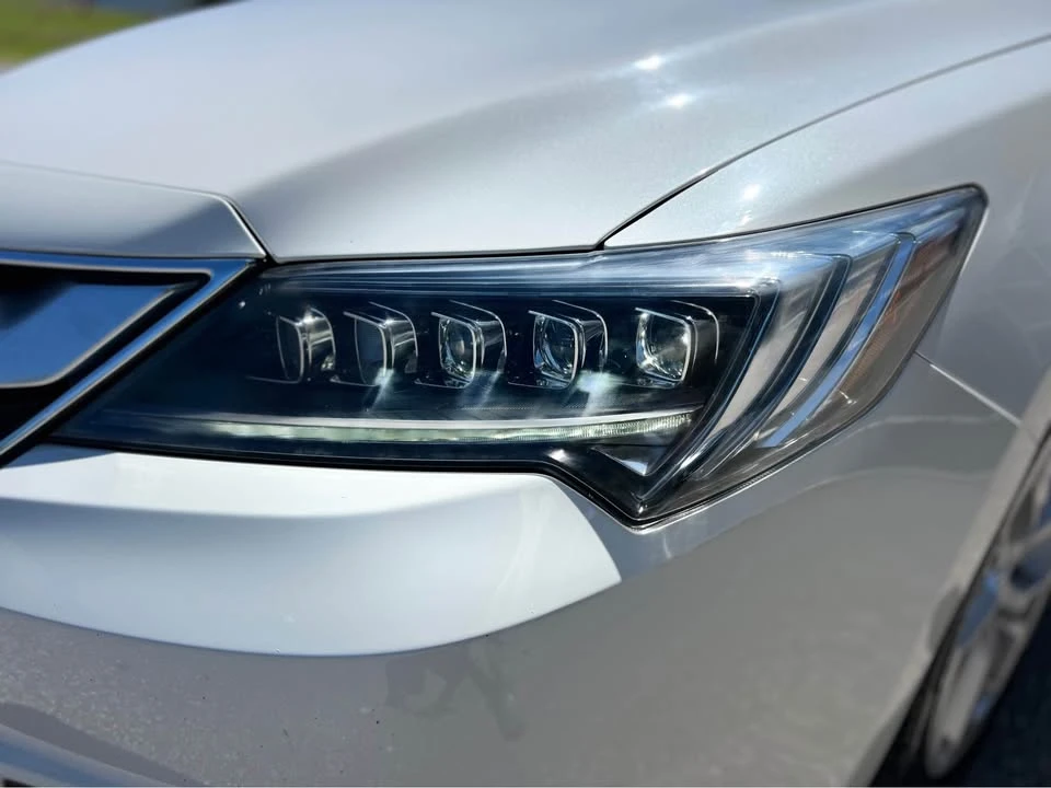 2018 Acura ILX - Image 14 of 17