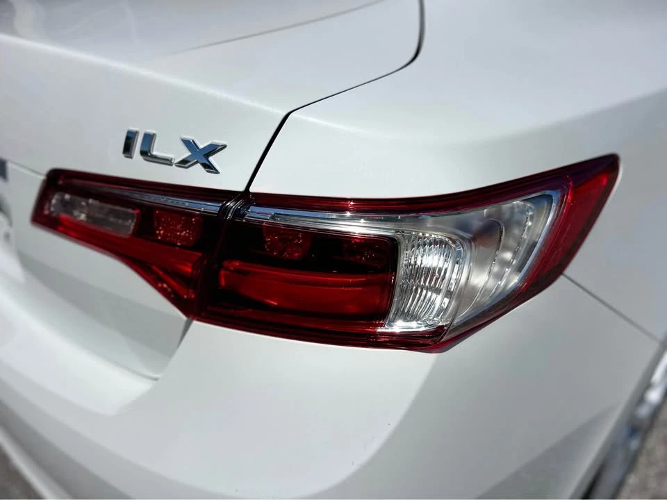 2018 Acura ILX - Image 15 of 17