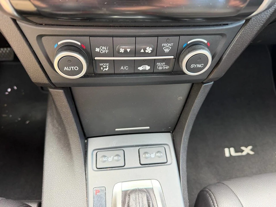 2018 Acura ILX - Image 10 of 26