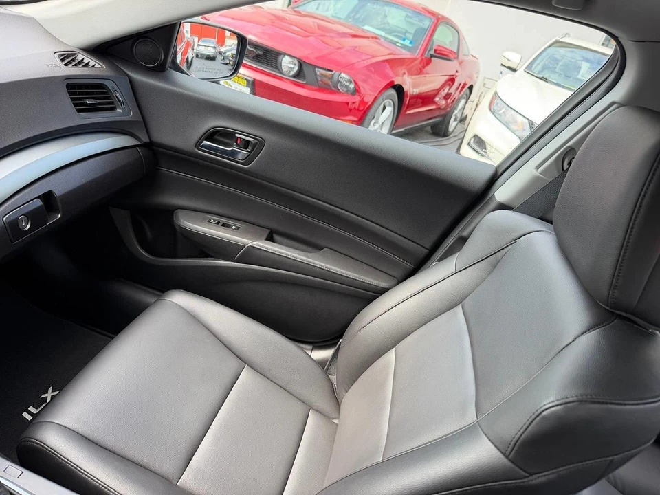 2018 Acura ILX - Image 11 of 26
