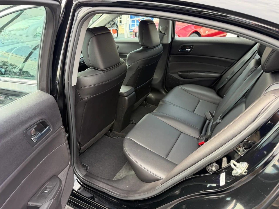 2018 Acura ILX - Image 12 of 26