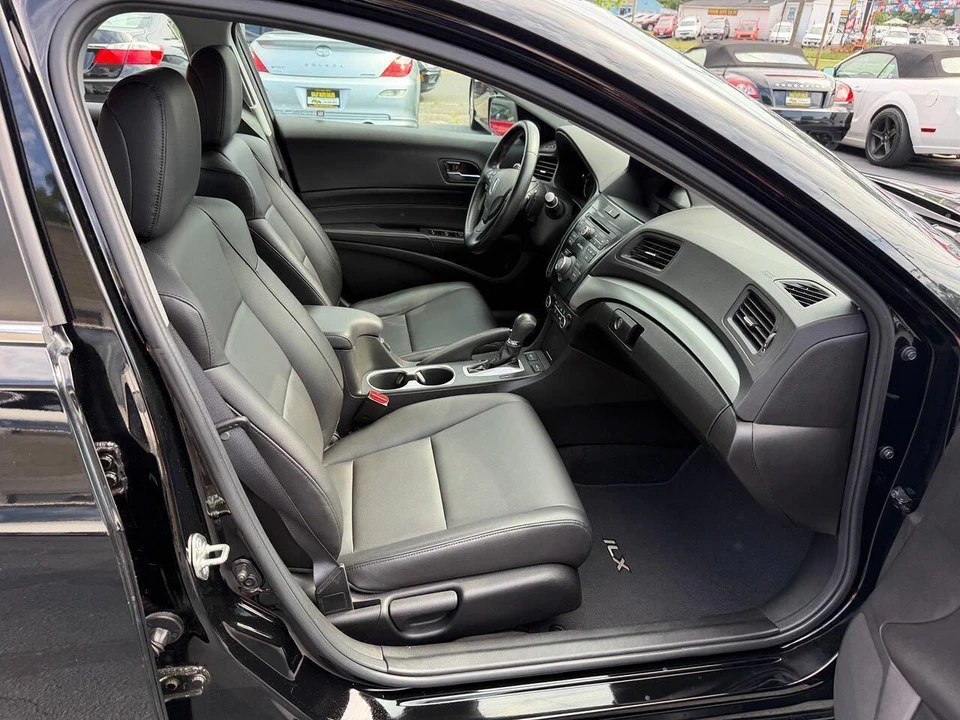 2018 Acura ILX - Image 16 of 26