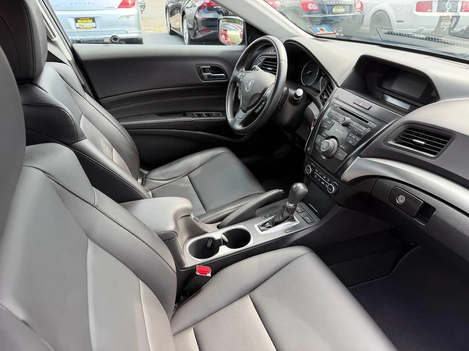 2018 Acura ILX - Image 17 of 26