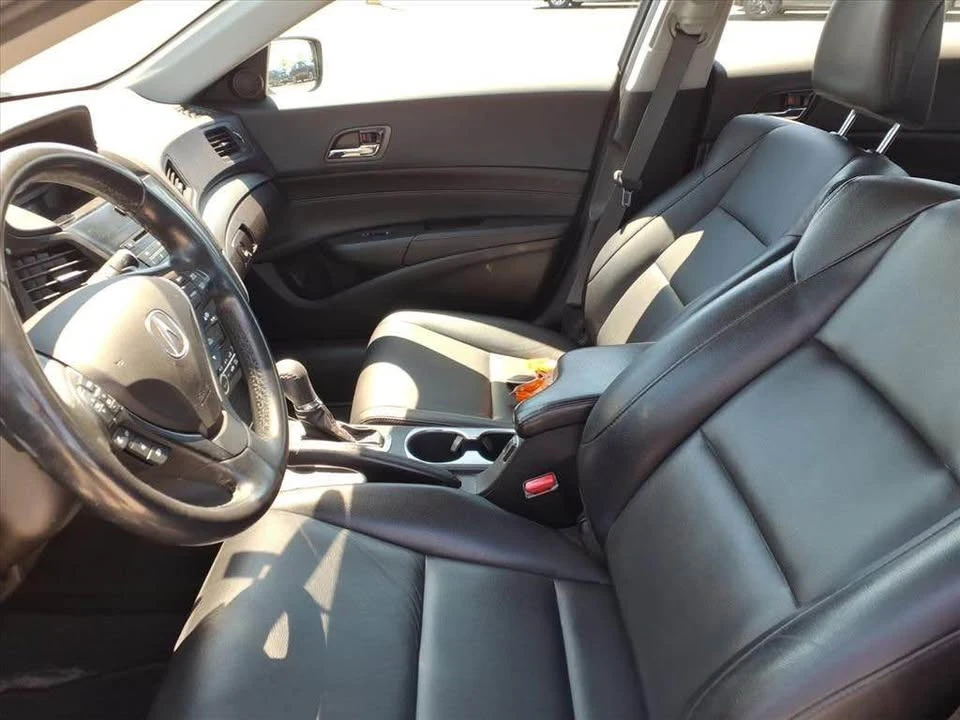 2018 Acura ILX - Image 11 of 18