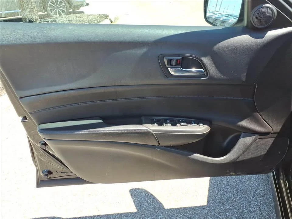 2018 Acura ILX - Image 8 of 18