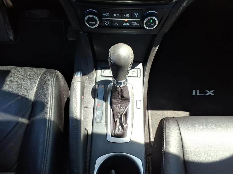 2018 Acura ILX - Image 14 of 18