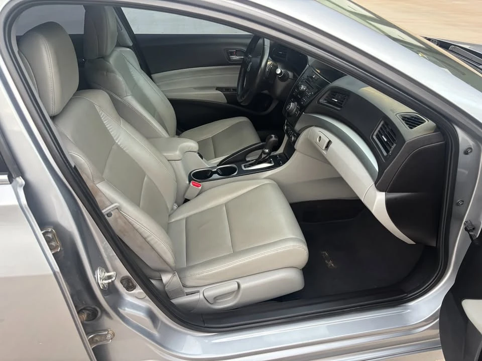 2018 Acura ILX - Image 12 of 20