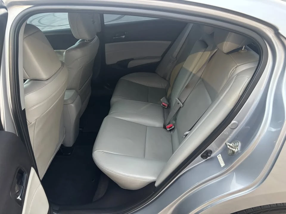 2018 Acura ILX - Image 11 of 20