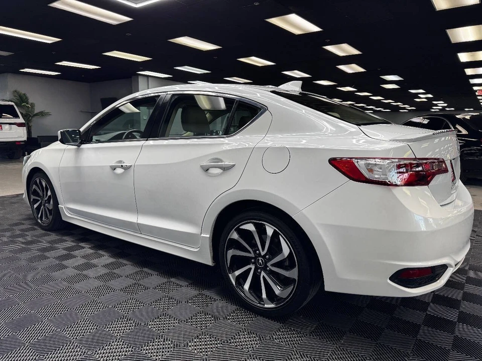 2018 Acura ILX - Image 8 of 12