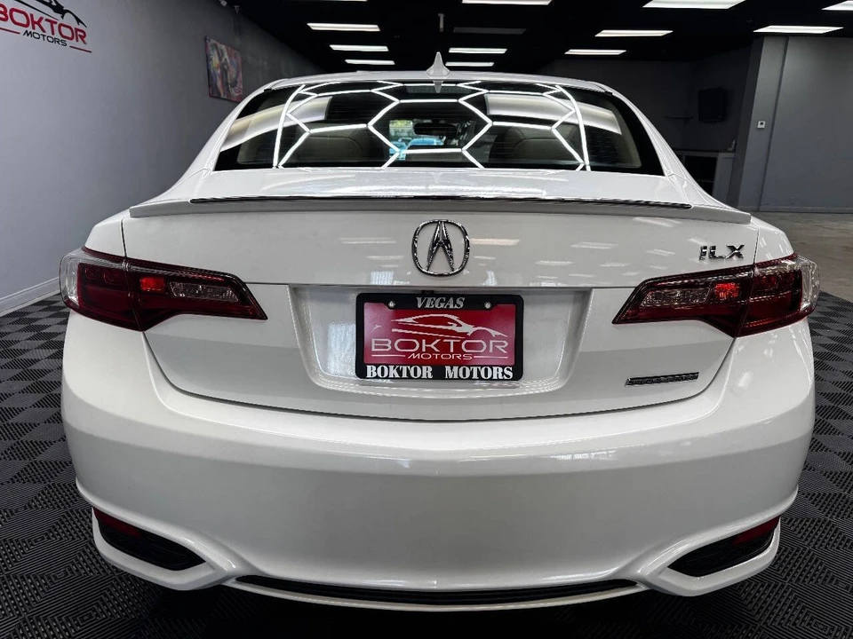 2018 Acura ILX - Image 10 of 21