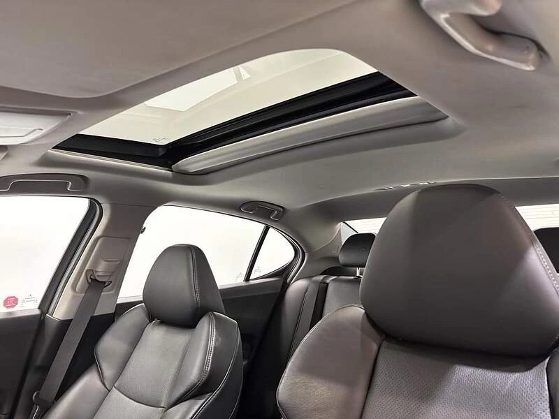 2018 Acura TLX 1st Gen - Image 17 of 19