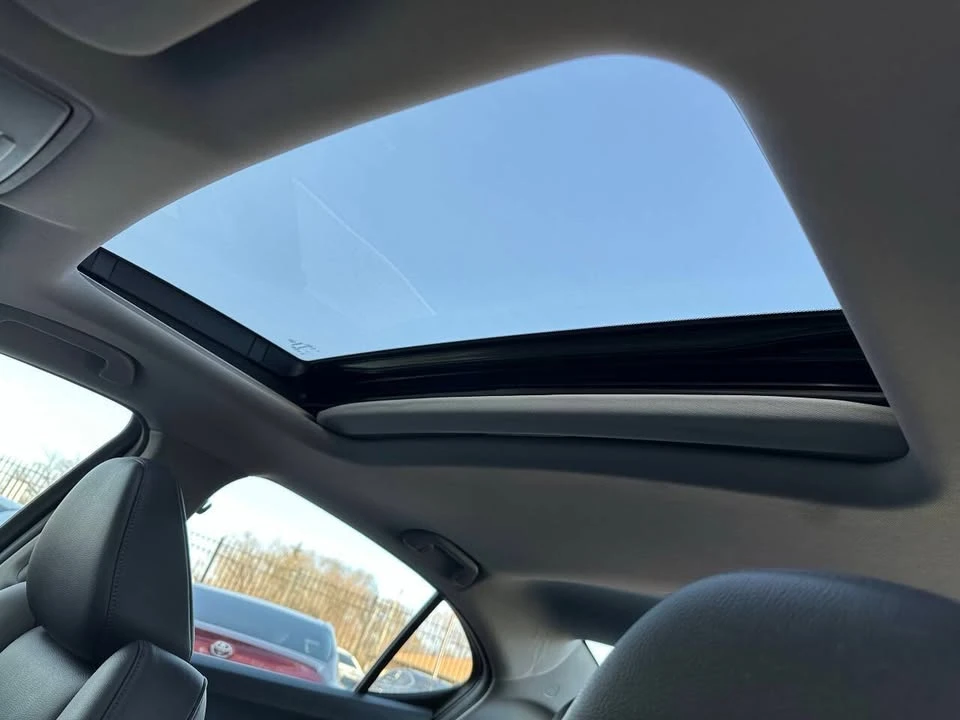 2018 Acura TLX 2nd Gen - Image 16 of 20