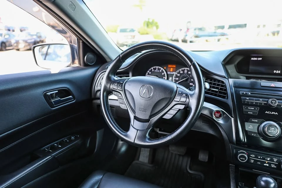 2018 Acura ILX - Image 5 of 20