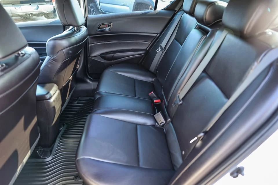 2018 Acura ILX - Image 9 of 20
