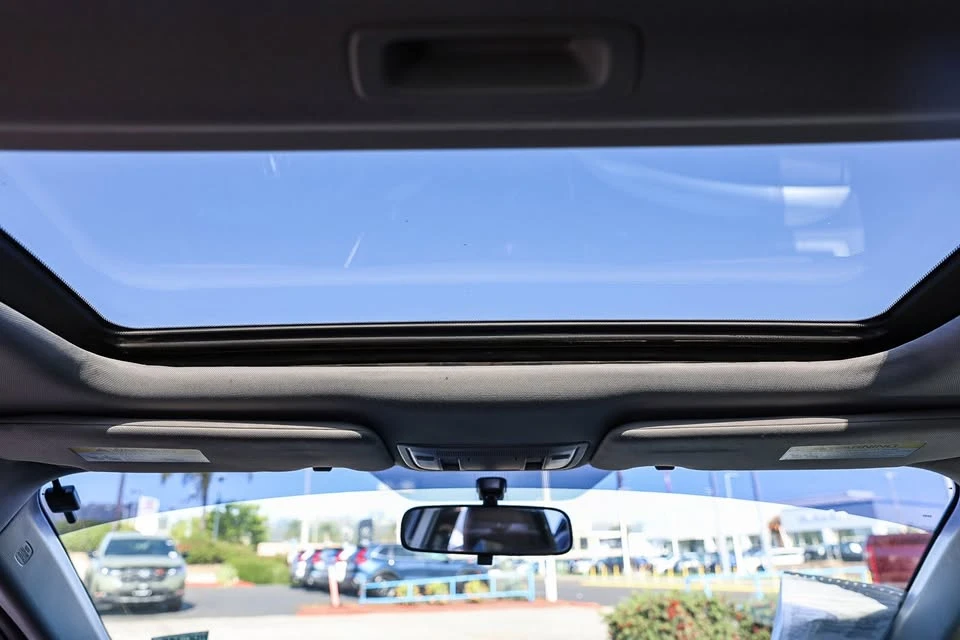 2018 Acura ILX - Image 7 of 20