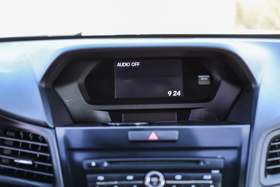 2018 Acura ILX - Image 4 of 20