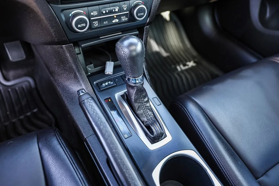 2018 Acura ILX - Image 13 of 20