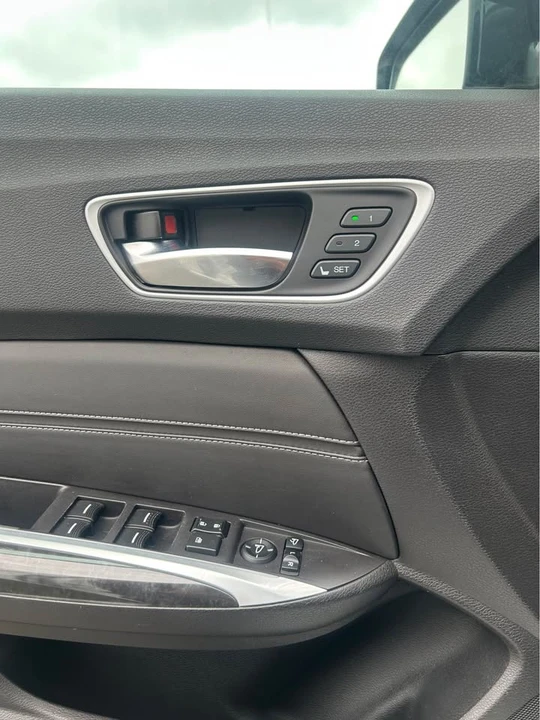 2018 Acura TLX 1st Gen - Image 9 of 11