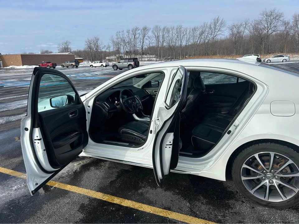 2018 Acura TLX 1st Gen - Image 9 of 19