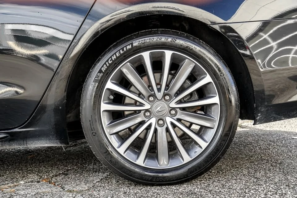 2018 Acura TLX 2nd Gen - Image 18 of 19
