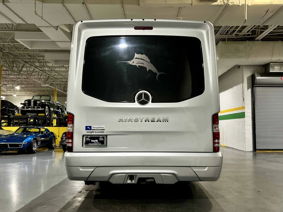 2018 Airstream - Image 6 of 31