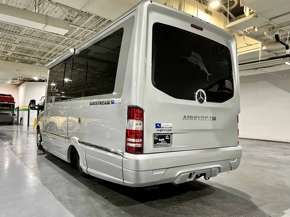 2018 Airstream - Image 7 of 31