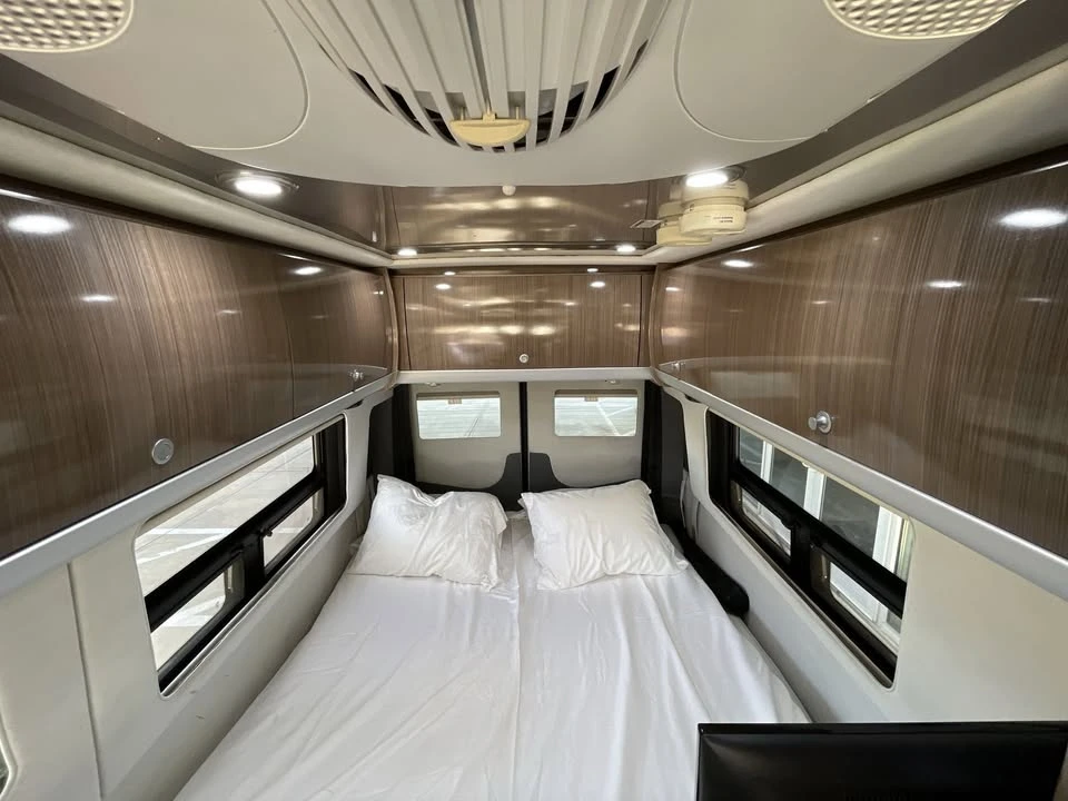 2018 Airstream - Image 10 of 10
