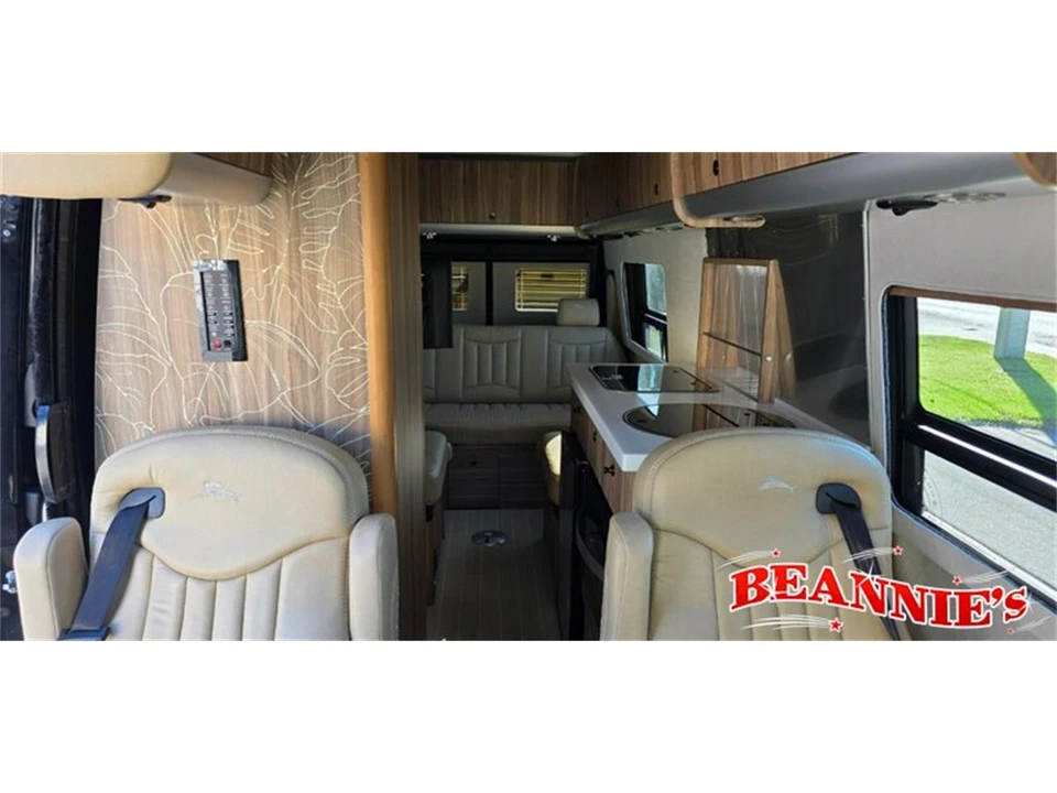 2018 Airstream - Image 5 of 15