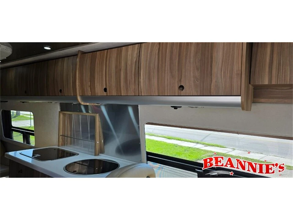 2018 Airstream - Image 13 of 15