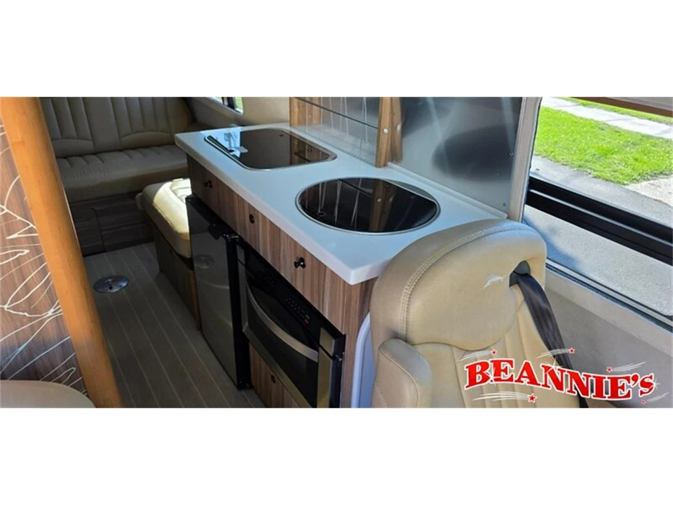 2018 Airstream - Image 6 of 15