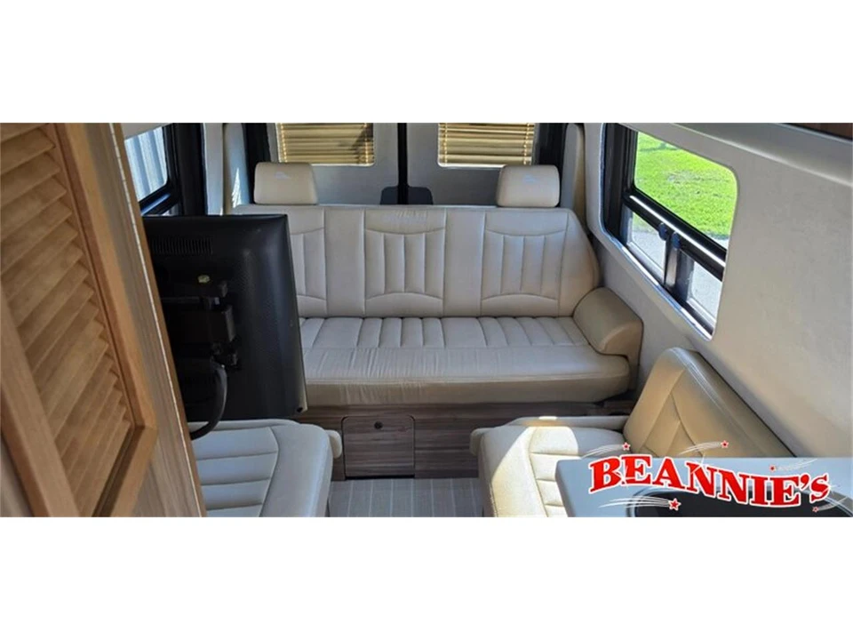 2018 Airstream - Image 7 of 15