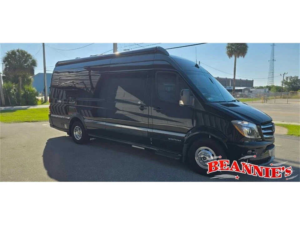 2018 Airstream - Image 2 of 15