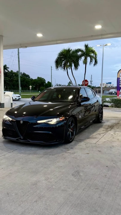 2018 Alfa Romeo Giulia - Image 2 of 12