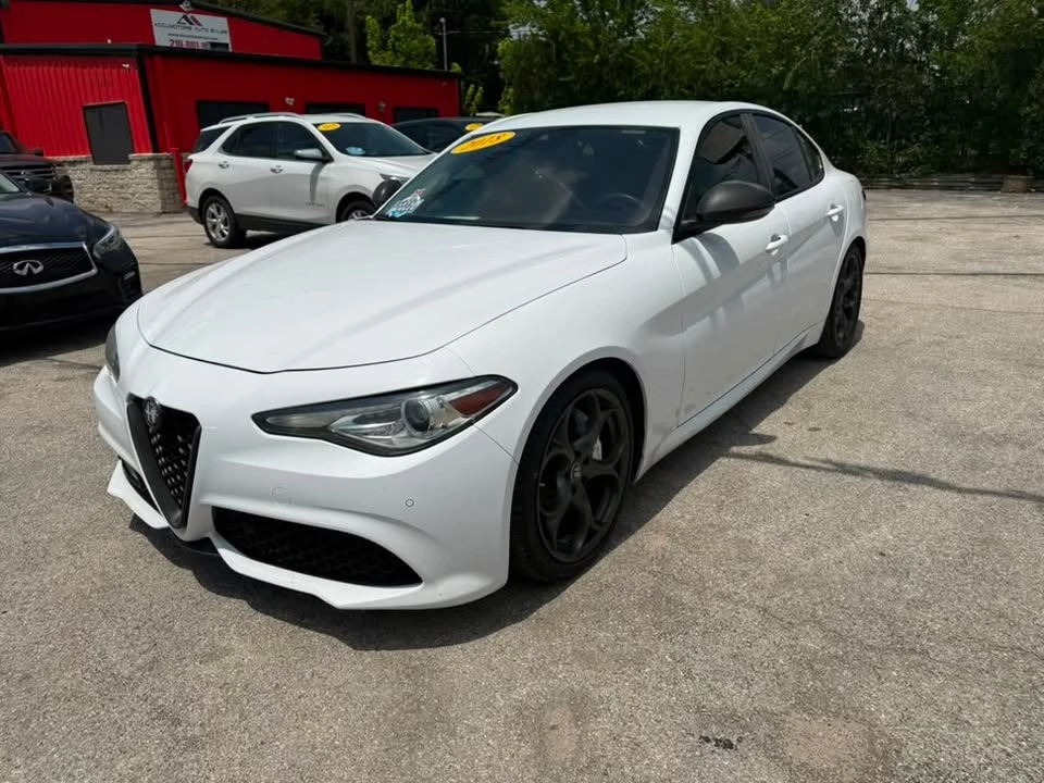 2018 Alfa Romeo Giulia - Image 2 of 11