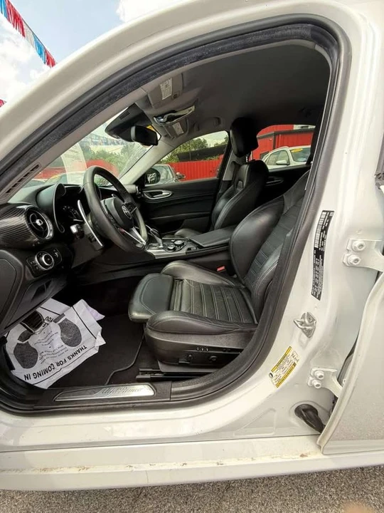 2018 Alfa Romeo Giulia - Image 8 of 11