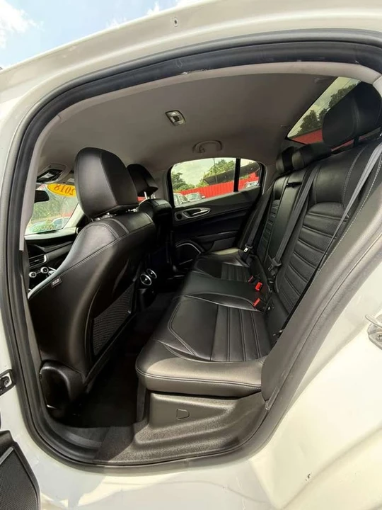 2018 Alfa Romeo Giulia - Image 4 of 11