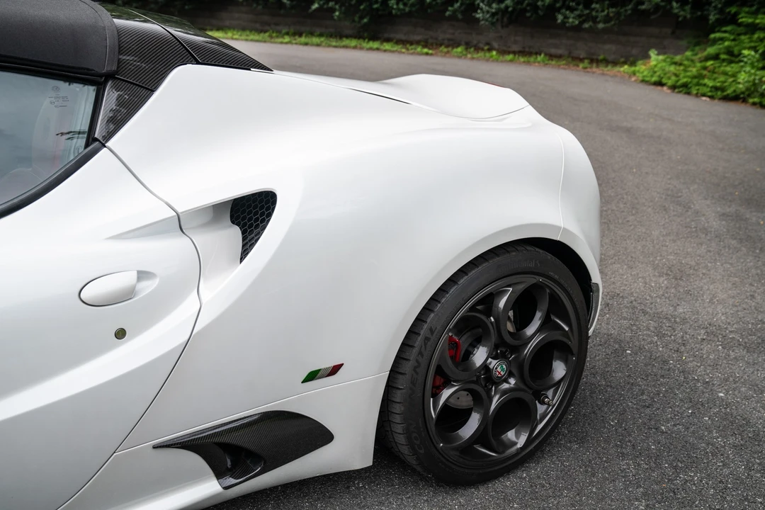 2018 Alfa Romeo 4C Spider - Image 11 of 31