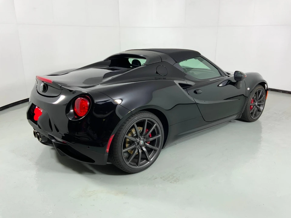 2018 Alfa Romeo 4C Spider - Image 9 of 30
