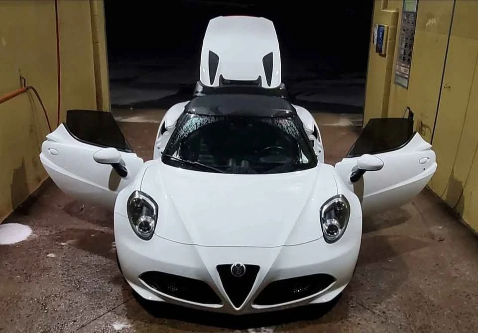 2018 Alfa Romeo 4C Spider - Image 7 of 11