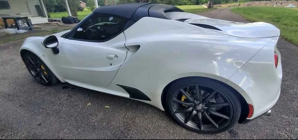 2018 Alfa Romeo 4C Spider - Image 11 of 11