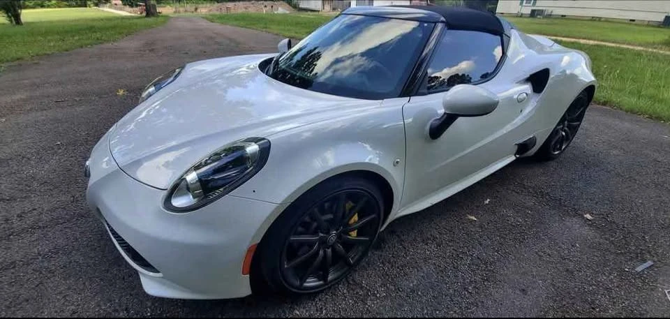 2018 Alfa Romeo 4C Spider - Image 10 of 11