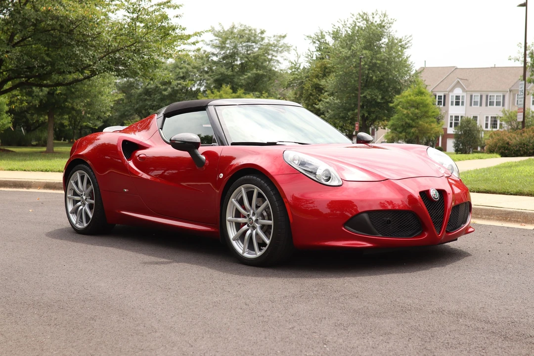 2018 Alfa Romeo 4C Spider - Image 8 of 31