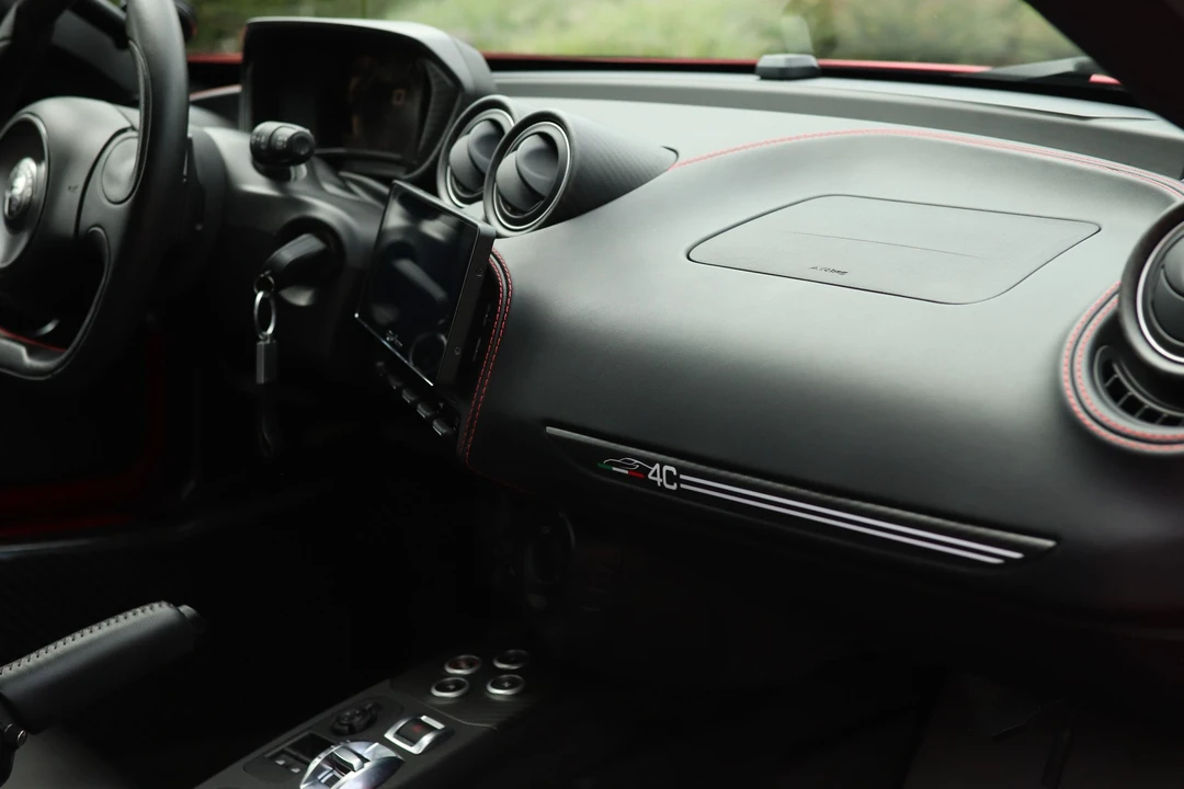 2018 Alfa Romeo 4C Spider - Image 17 of 31