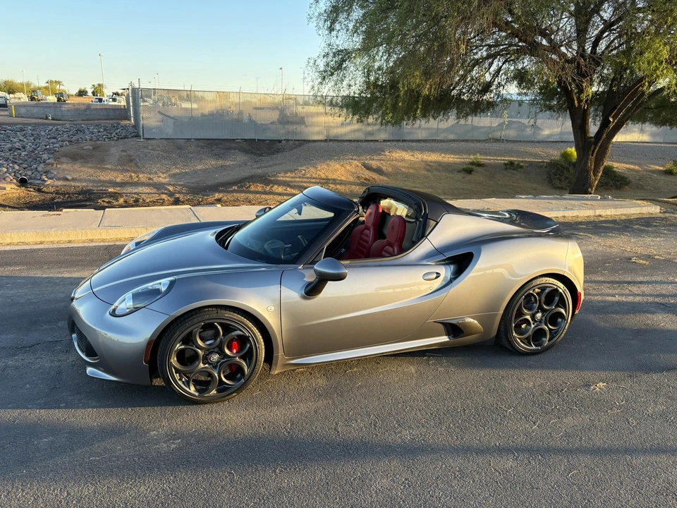 2018 Alfa Romeo 4C Spider - Image 5 of 31