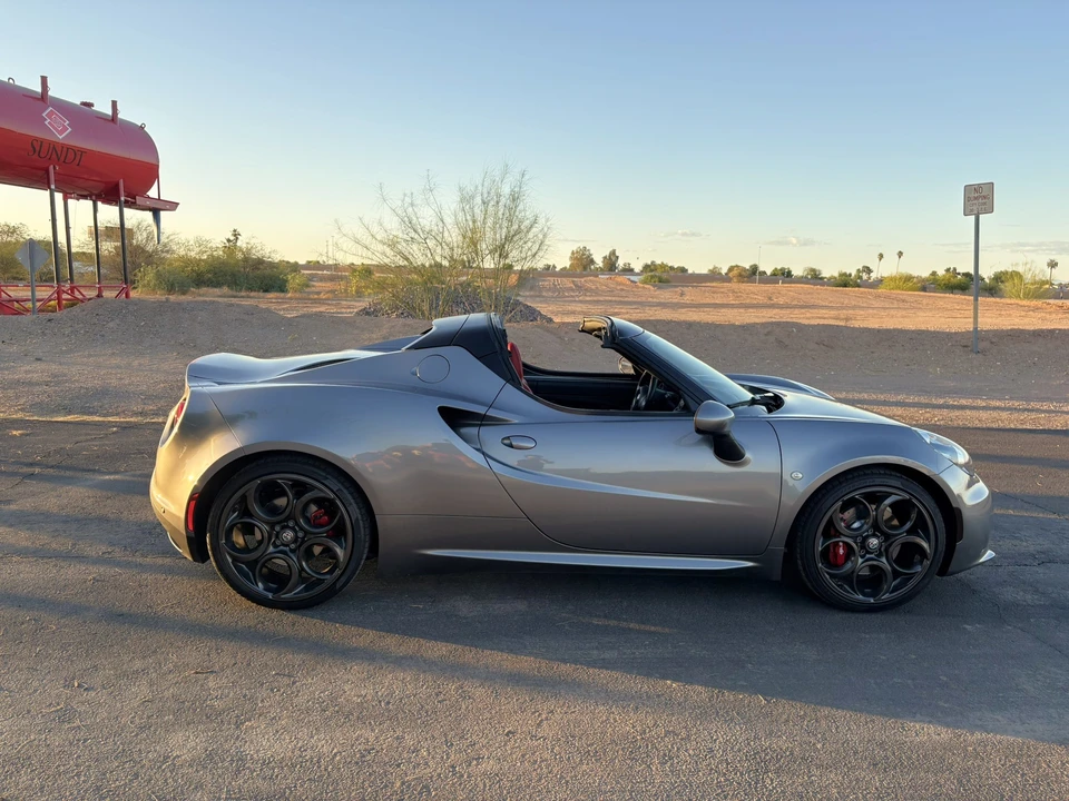 2018 Alfa Romeo 4C Spider - Image 17 of 31