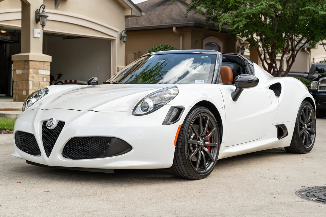 2018 Alfa Romeo 4C Spider - Image 2 of 31