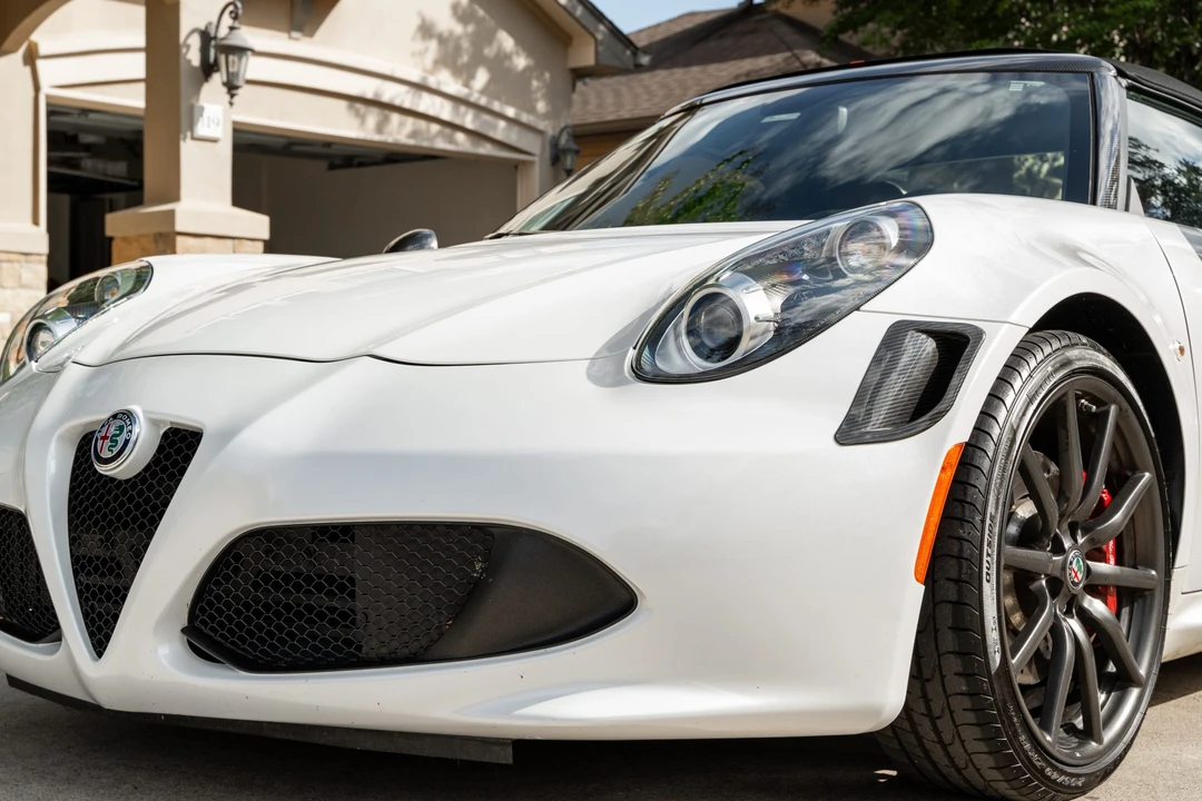 2018 Alfa Romeo 4C Spider - Image 14 of 31