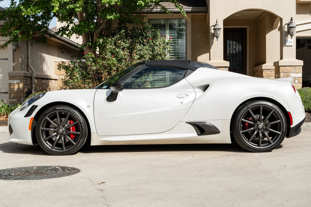 2018 Alfa Romeo 4C Spider - Image 13 of 31